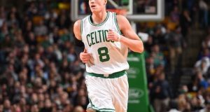 Thomas drops 28, Jerebko kicks in 16 to help Celts beat Hornets